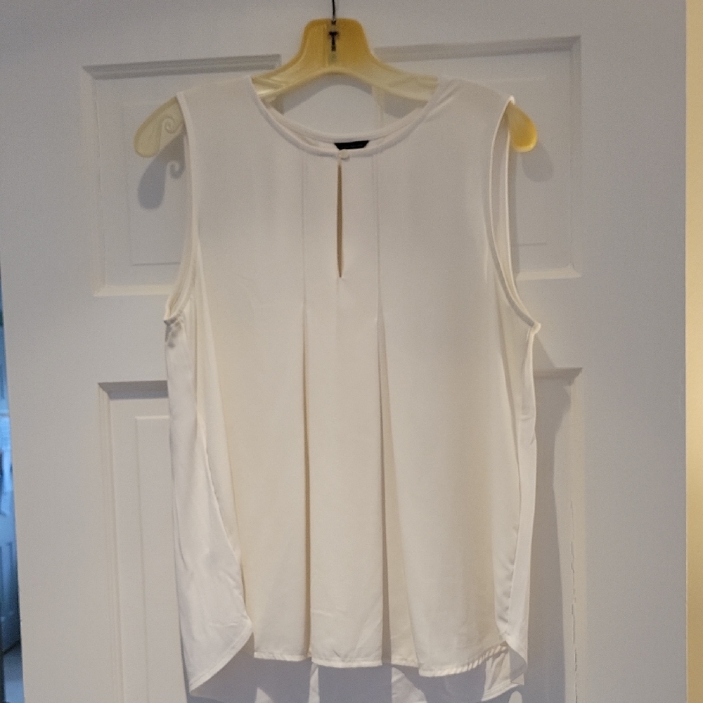 Ann Taylor Elegant White Sleeveless Unlined Blouse